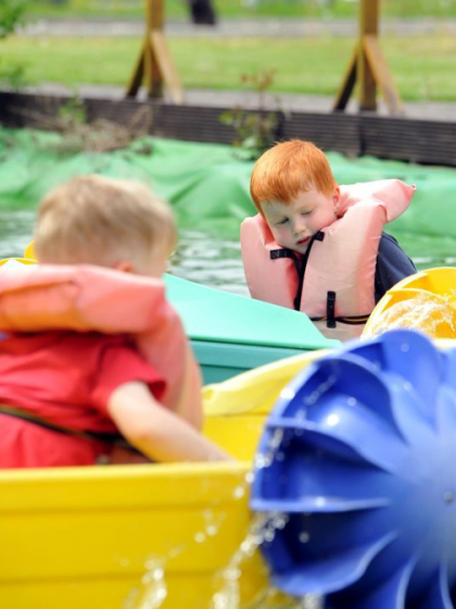 Kinder Spiel und Spaß Fabrik